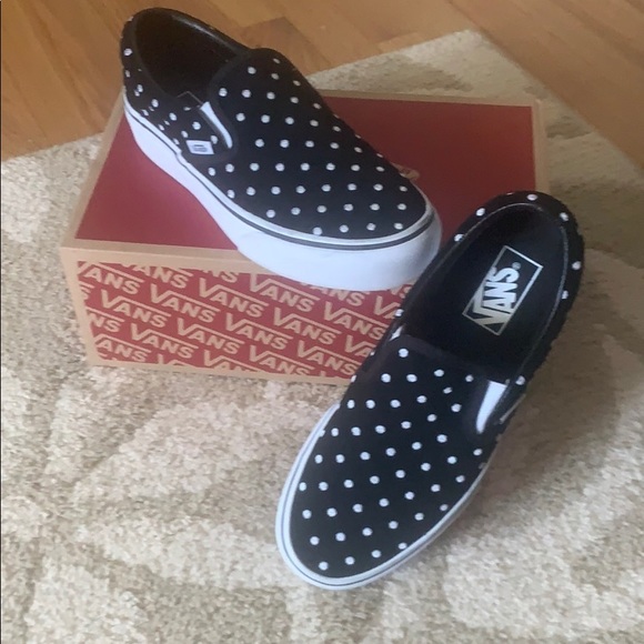 vans polka dot slip on